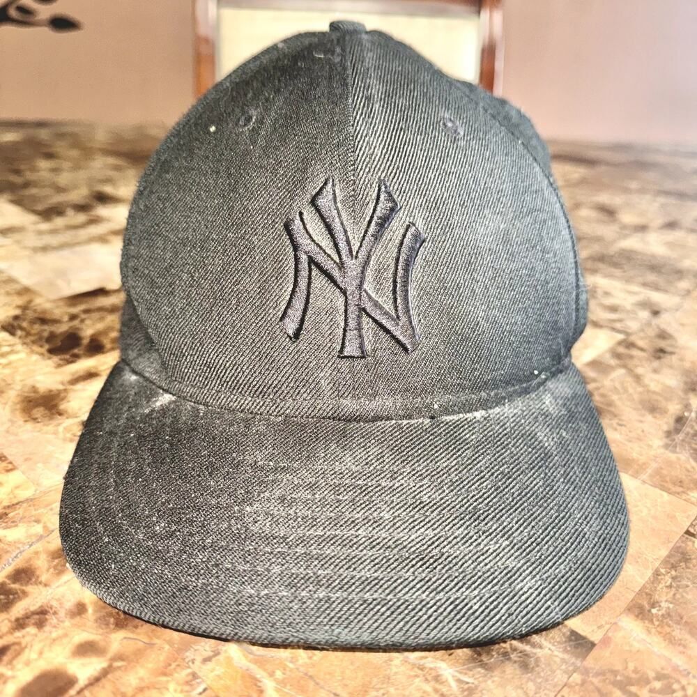 59Fifty MLB New York Yankees Triple Black Mens Fitted Hat Cap Size 8